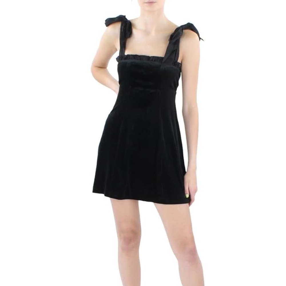 Danielle Bernstein mini velvet dress